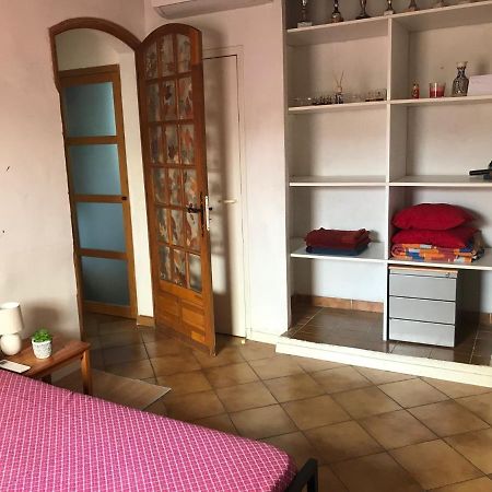 Chambre Climatisee Avec Sdb Privee Dans Une Villa Avec Piscine Ouverte D'Avril A Mi Octobre Марсель Экстерьер фото